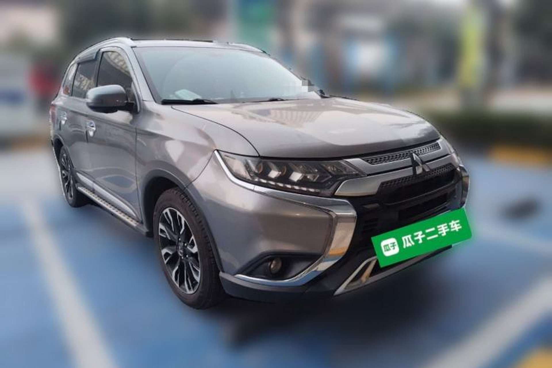 Used Mitsubishi Outlander 2019 2.4L 4x4 Zhi Xiang Edition 7 Seats China V Emission Standard Front Right 45 Deg