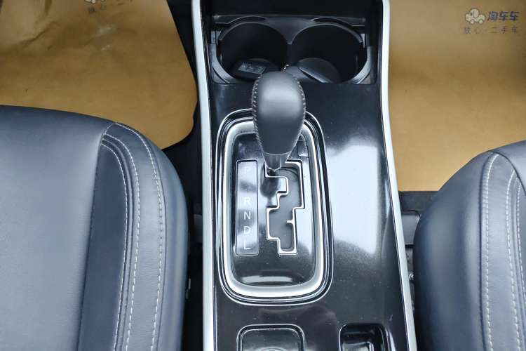 Used Mitsubishi Outlander 2019 2.4L 4x4 Zhi Xiang Edition 5 Seats China VI Standard Gear Lever