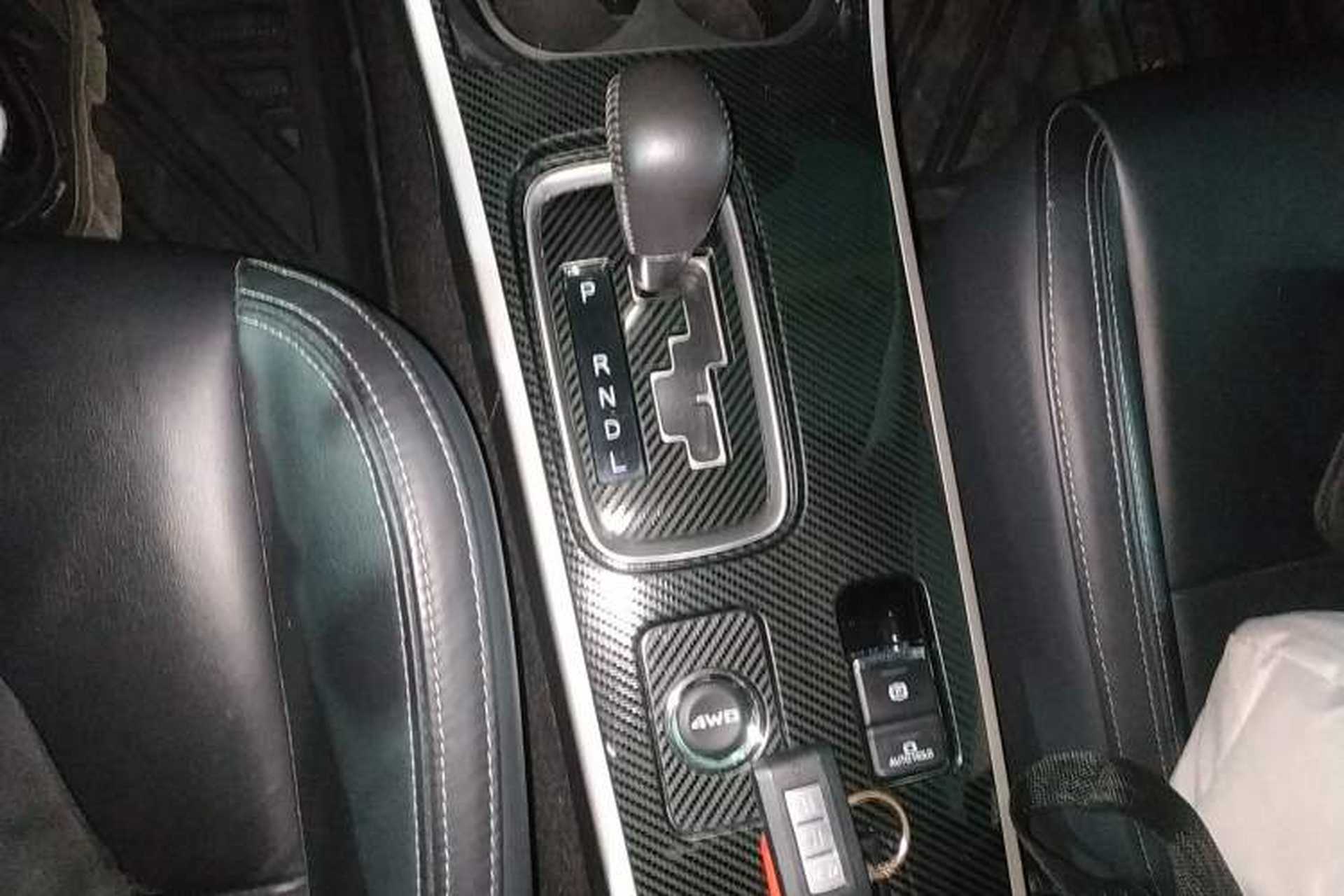 Used Mitsubishi Outlander 2019 2.4L 4x4 Zhi Xiang Edition 5 Seats China VI Standard Gear Lever