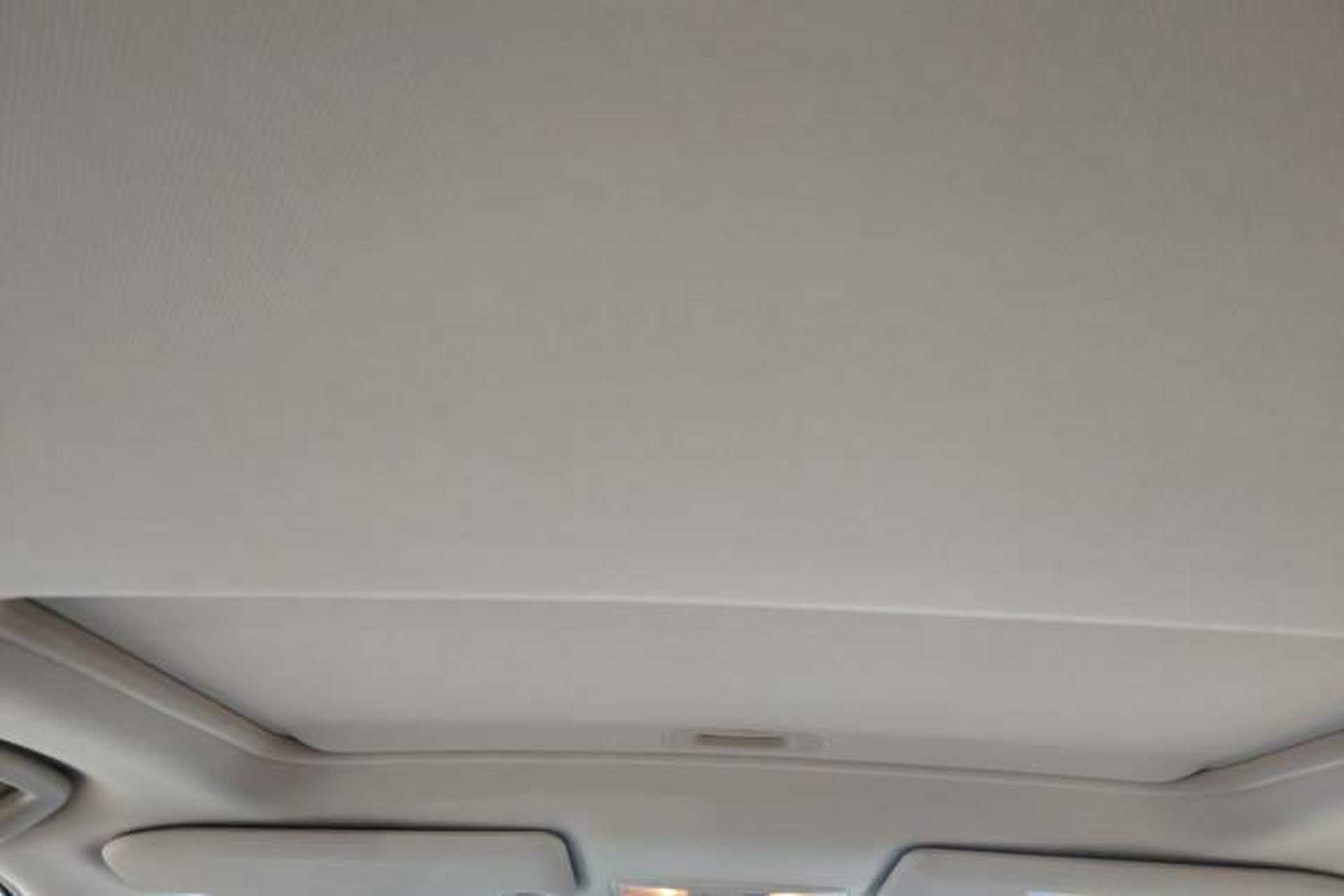 Used Mitsubishi Outlander 2019 2.4L 4x4 Zhi Xiang Edition 5 Seats China VI Standard Headliner