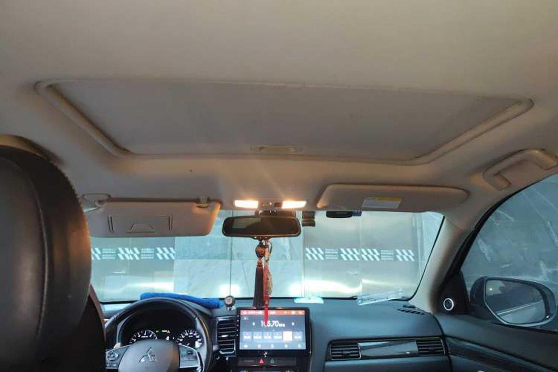 Used Mitsubishi Outlander 2019 2.4L 4x4 Zhi Xiang Edition 7 Seats China V Emission Standard Headliner