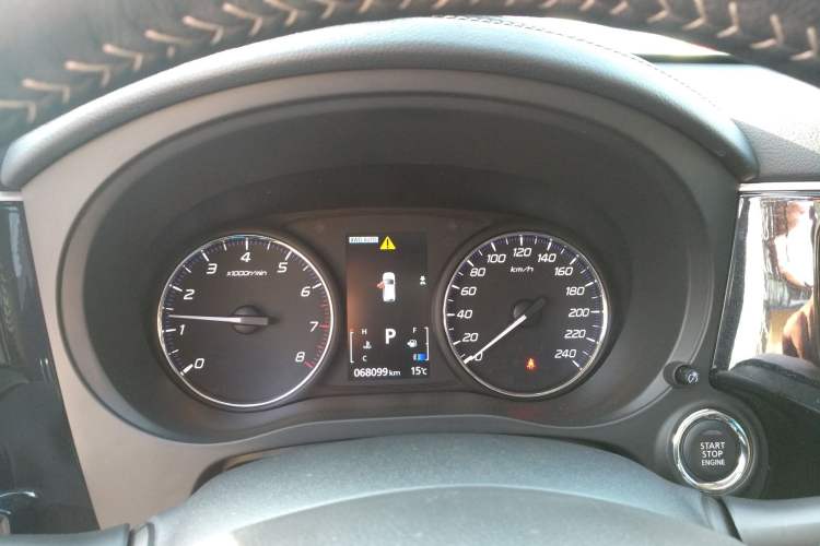 Used Mitsubishi Outlander 2019 2.4L 4x4 Zhi Xiang Edition 5 Seats China VI Standard Instrument Cluster