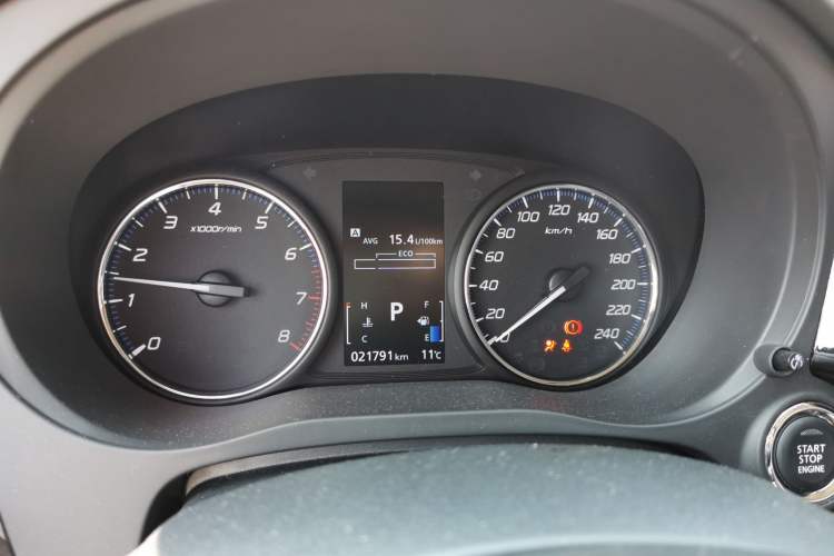 Used Mitsubishi Outlander 2019 2.4L Two-Wheel Drive ZhiXing Version 5 Seats China V Emission Standard Instrument Cluster