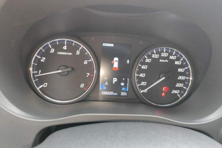 Used Mitsubishi Outlander 2019 2.4L 4x4 Zhi Xiang Edition 5 Seats China VI Standard Instrument Cluster