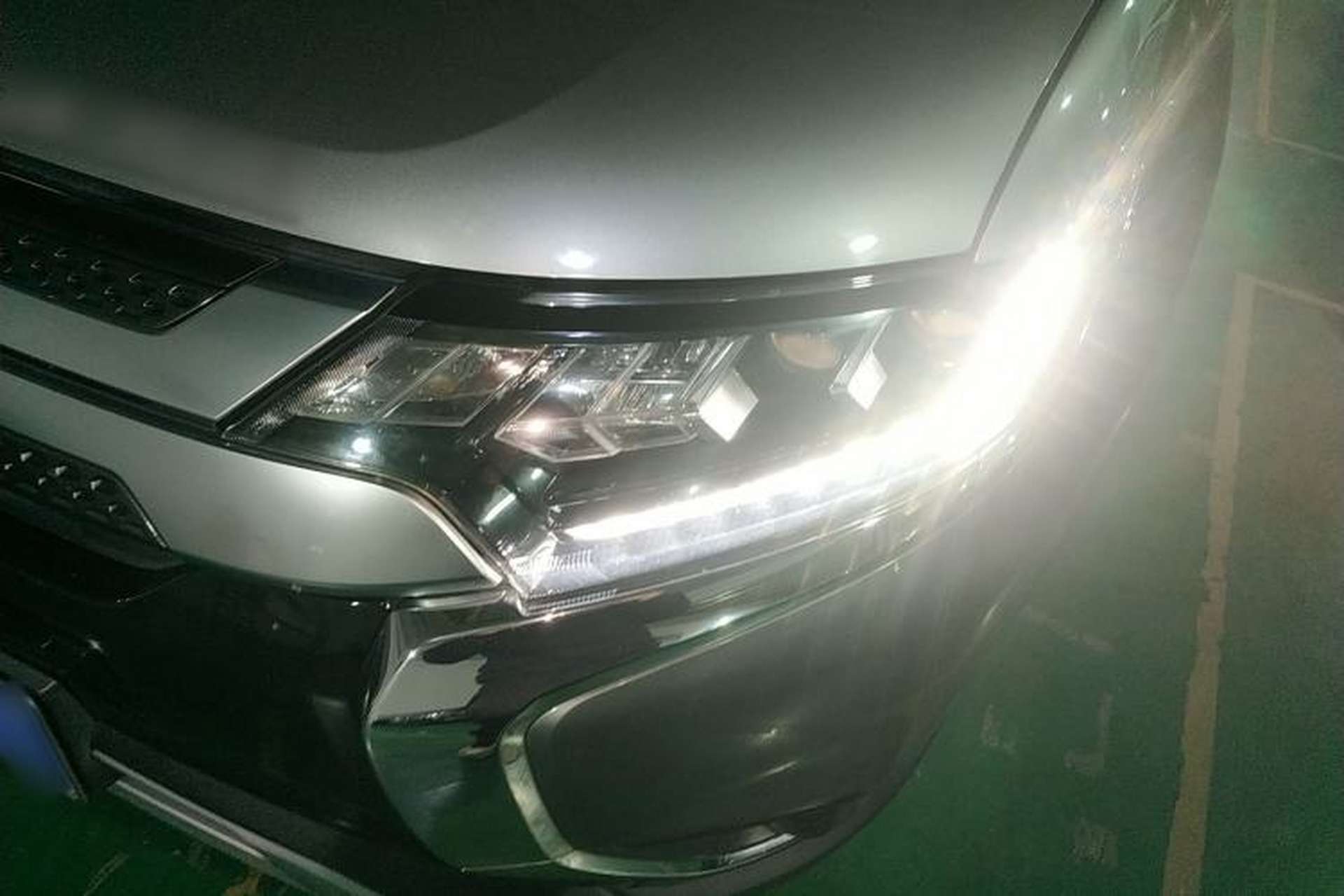 Used Mitsubishi Outlander 2019 2.4L 4x4 Zhi Xiang Edition 5 Seats China VI Standard Left Front Headlight