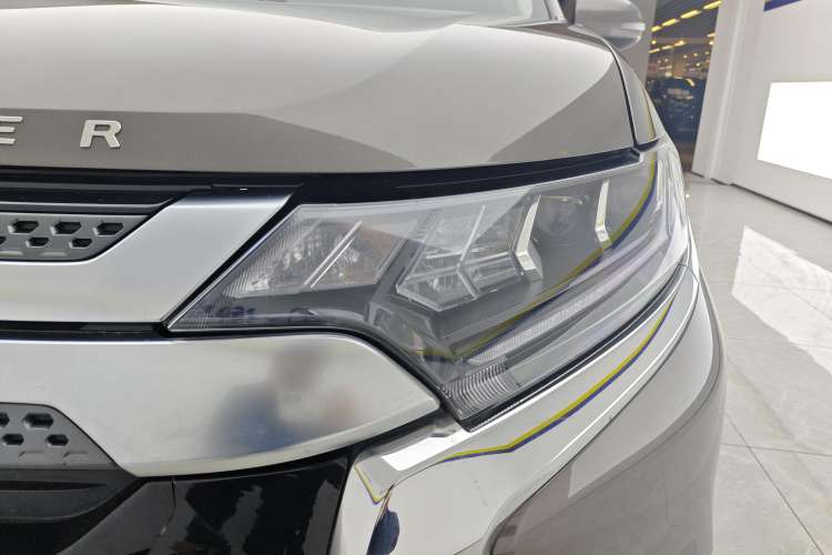 Used Mitsubishi Outlander 2019 2.4L 4x4 Zhi Xiang Edition 5 Seats China VI Standard Left Front Headlight