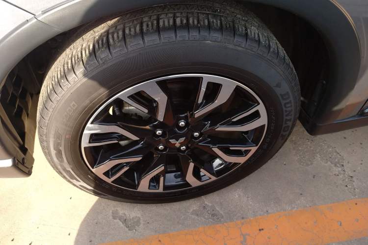 Used Mitsubishi Outlander 2019 2.4L 4x4 Zhi Xiang Edition 5 Seats China VI Standard Left Front Wheel Hub