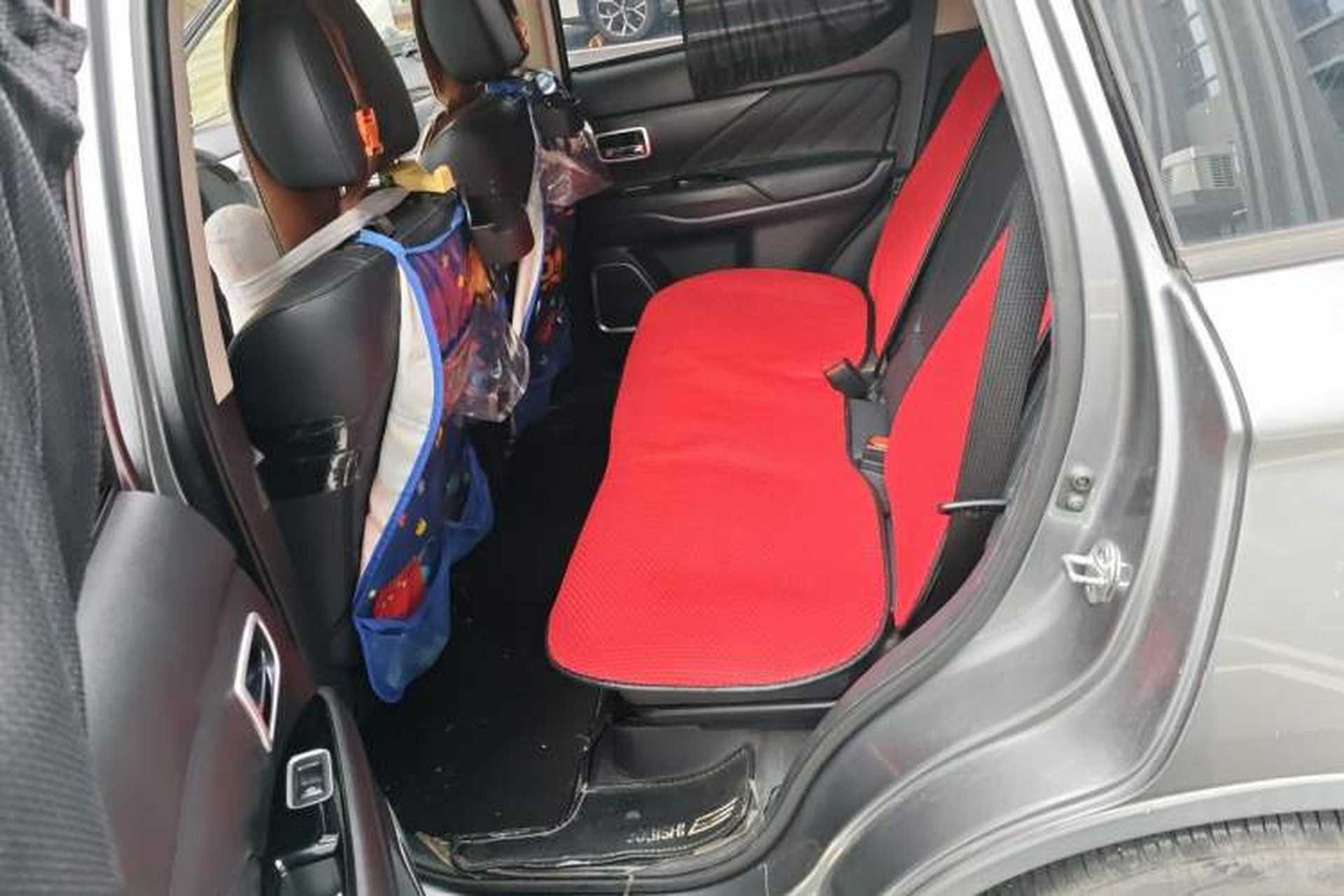 Used Mitsubishi Outlander 2019 2.0L Two-Wheel Drive Comfort Edition 5 Seats China VI Standard Left Rear Seat