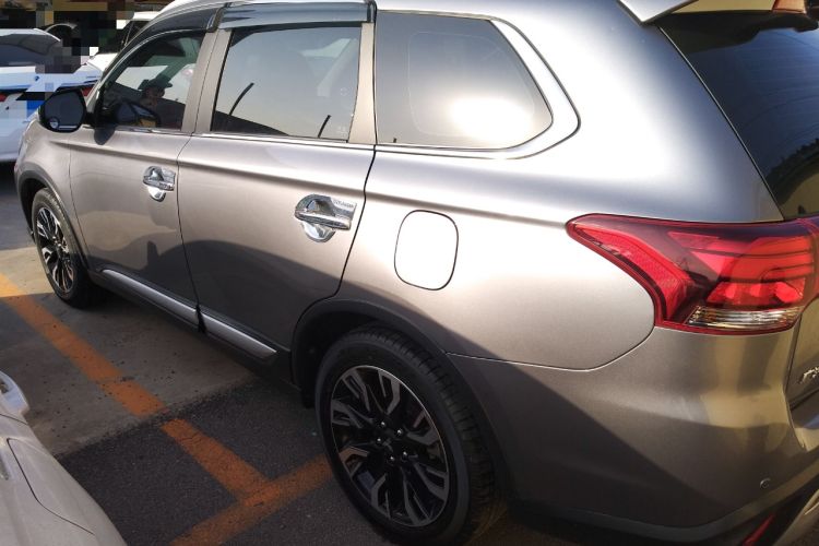 Used Mitsubishi Outlander 2019 2.4L 4x4 Zhi Xiang Edition 5 Seats China VI Standard Left Side
