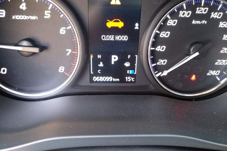 Used Mitsubishi Outlander 2019 2.4L 4x4 Zhi Xiang Edition 5 Seats China VI Standard Odometer Close Up
