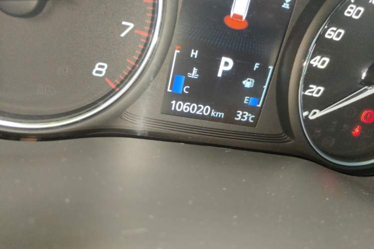 Used Mitsubishi Outlander 2019 2.4L 4x4 Zhi Xiang Edition 5 Seats China VI Standard Odometer Close Up