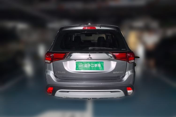 Used Mitsubishi Outlander 2019 2.4L 4x4 Zhi Xiang Edition 7 Seats China VI Standard Rear