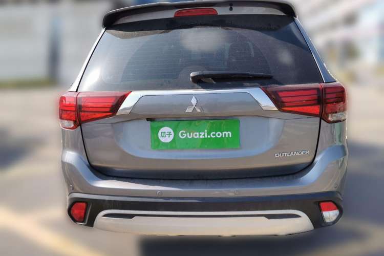Used Mitsubishi Outlander 2019 2.4L Two-Wheel Drive ZhiXing Version 5 Seats China V Emission Standard Rear