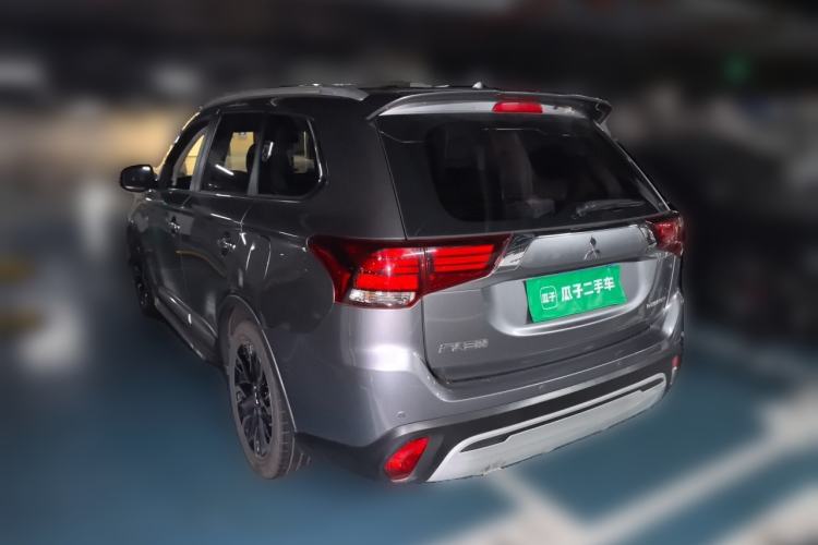 Used Mitsubishi Outlander 2019 2.4L 4x4 Zhi Xiang Edition 7 Seats China VI Standard Rear Left 45 Deg
