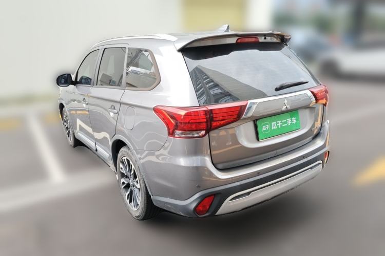 Used Mitsubishi Outlander 2019 2.0L Two-Wheel Drive Comfort Edition 5 Seats China VI Standard Rear Left 45 Deg