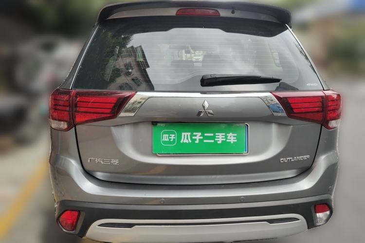 Used Mitsubishi Outlander 2019 2.4L 4x4 Zhi Xiang Edition 5 Seats China VI Standard Rear