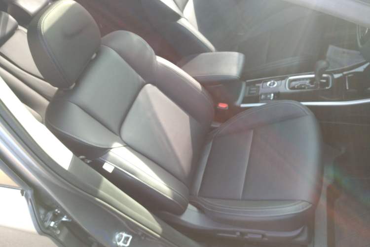 Used Mitsubishi Outlander 2019 2.4L 4x4 Zhi Xiang Edition 5 Seats China VI Standard Right Front Seat