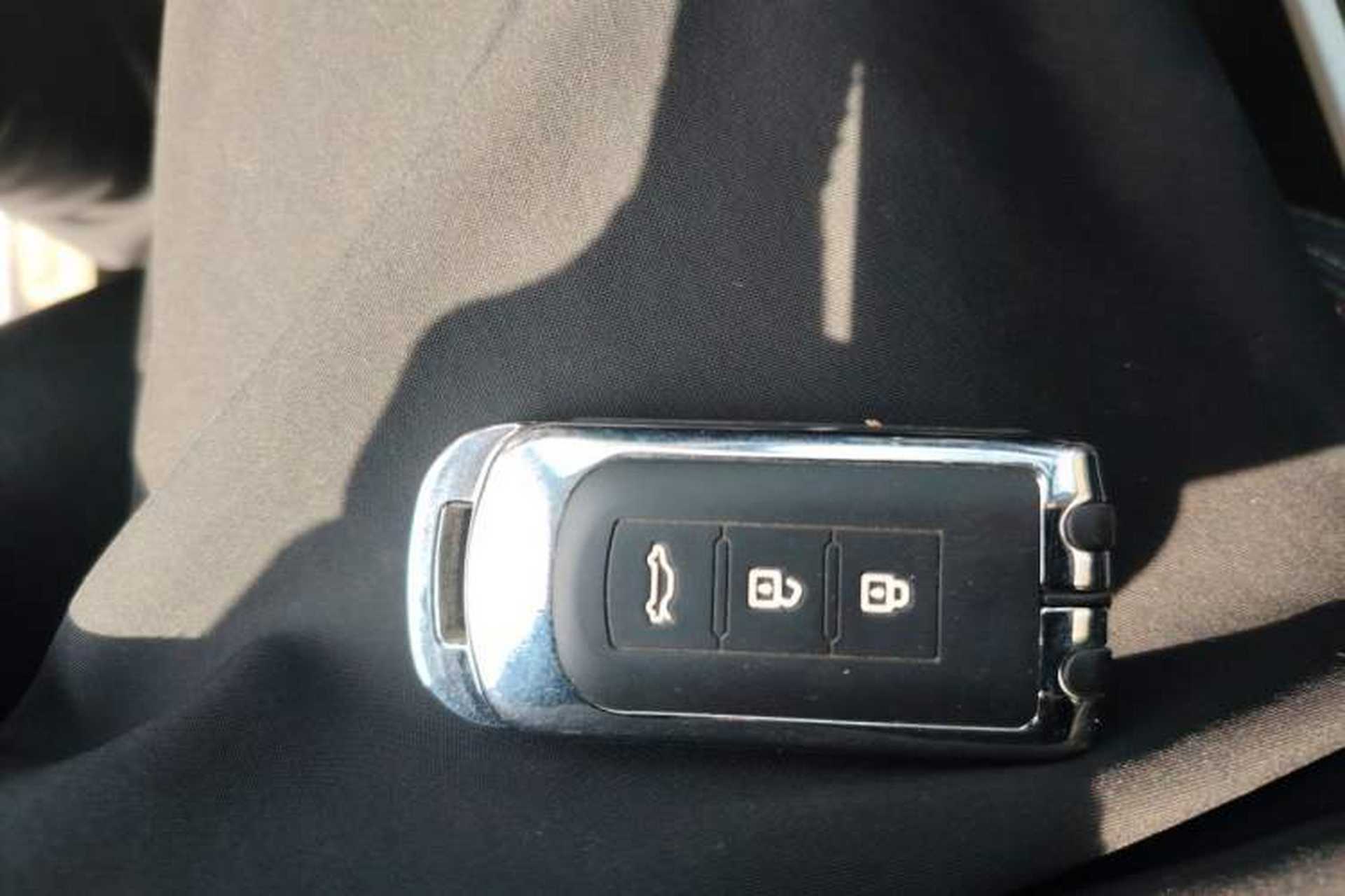 Used Mitsubishi Outlander 2019 2.4L 4x4 Zhi Xiang Edition 5 Seats China VI Standard Vehicle Key