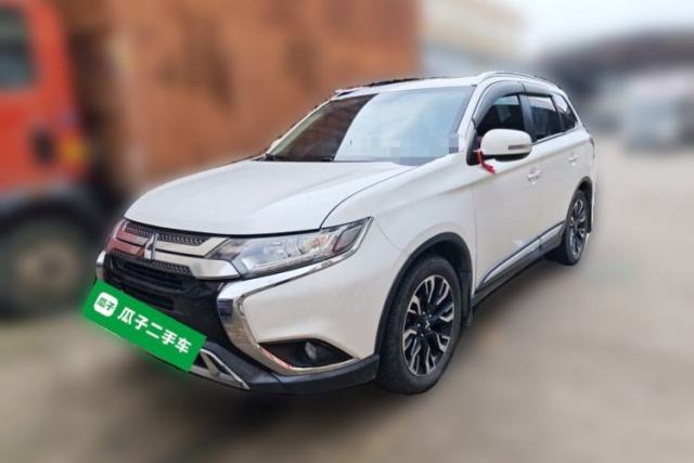 Used Mitsubishi Outlander 2019 2.0L Two-Wheel Drive Comfort Edition 7 Seats China V Emission Standard