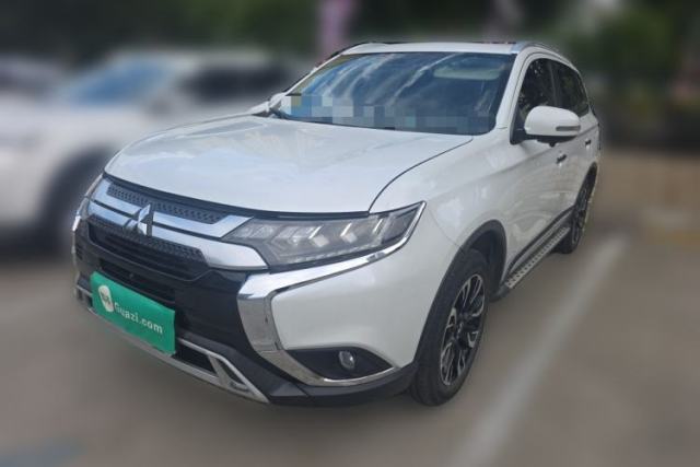 Used Mitsubishi Outlander 2019 2.4L 4x4 Zhi Xiang Edition 7 Seats China VI Standard