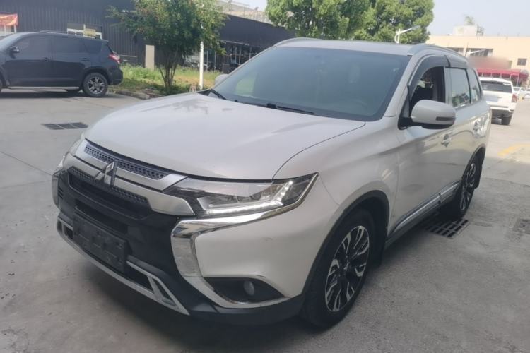 Used Mitsubishi Outlander 2019 2.0L Two-Wheel Drive Comfort Edition 7 Seats China V Emission Standard Guazi used car, China used car export, Used car for sale, Used  cars, Cheapest cars for sale