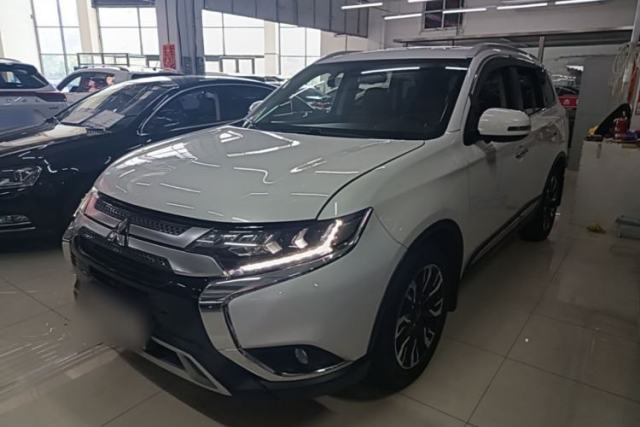 Used Mitsubishi Outlander 2019 2.4L 4x4 Zhi Xiang Edition 5 Seats China V Emission Standard