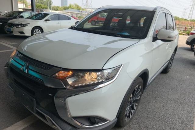 Used Mitsubishi Outlander 2019 2.0L Two-Wheel Drive Comfort Edition 5 Seats China VI Standard