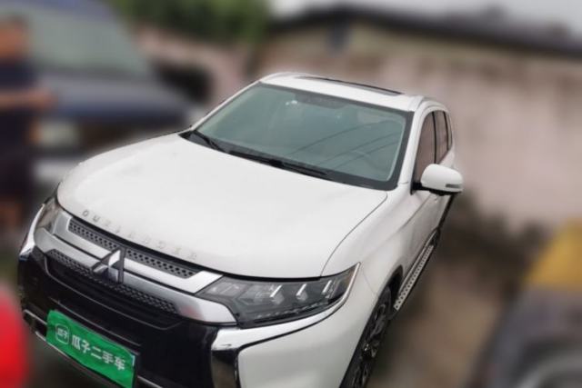 Used Mitsubishi Outlander 2019 2.4L 4x4 Zhi Xiang Edition 7 Seats China VI Standard