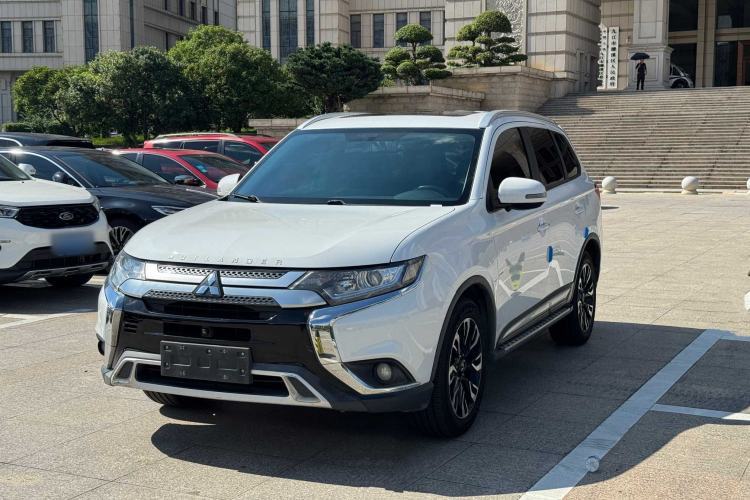 Mitsubishi Outlander 2019 2.0L Two-Wheel Drive Comfort Edition 5 Seats China VI Standard usata Guazi used car, China used car export, Used car for sale, Used  cars, Cheapest cars for sale