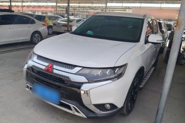 Used Mitsubishi Outlander 2019 2.4L 4x4 Zhi Xiang Edition 7 Seats China V Emission Standard