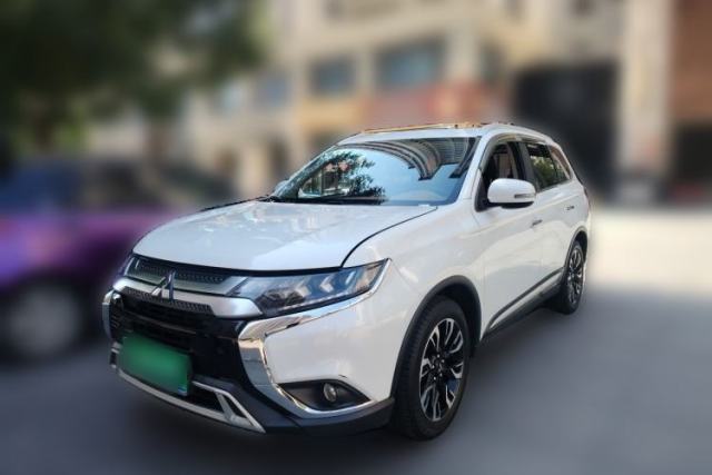 Used Mitsubishi Outlander 2019 2.4L 4x4 Zhi Xiang Edition 7 Seats China VI Standard