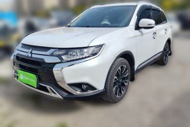 Used Mitsubishi Outlander 2019 2.0L Two-Wheel Drive Comfort Edition 7 Seats China V Emission Standard
