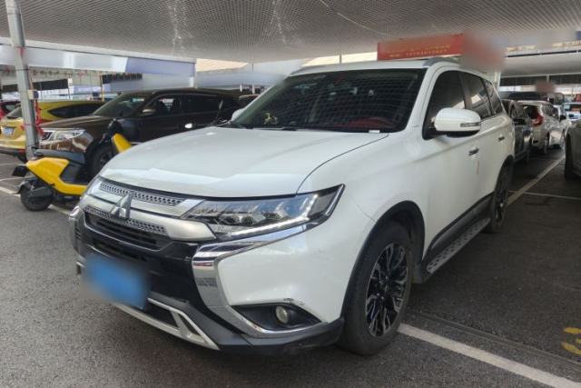 Used Mitsubishi Outlander 2019 2.4L 4x4 Zhi Xiang Edition 5 Seats China VI Standard