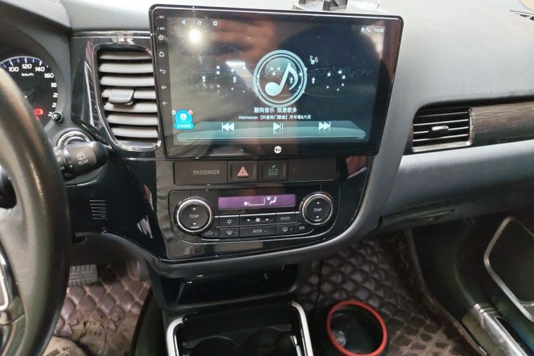 Used Mitsubishi Outlander 2019 2.0L Two-Wheel Drive Comfort Edition 7 Seats China V Emission Standard Audio And AC Panel