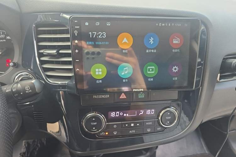 Used Mitsubishi Outlander 2019 2.4L 4x4 Zhi Xiang Edition 7 Seats China VI Standard Audio And AC Panel