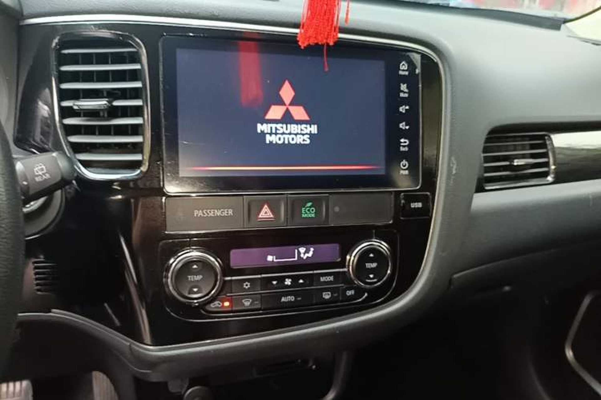 Used Mitsubishi Outlander 2019 2.0L Two-Wheel Drive Comfort Edition 5 Seats China VI Standard Audio And AC Panel