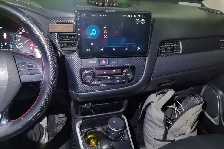 Used Mitsubishi Outlander 2019 2.4L 4x4 Zhi Xiang Edition 5 Seats China V Emission Standard Audio And AC Panel
