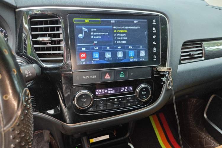 Used Mitsubishi Outlander 2019 2.0L Two-Wheel Drive Comfort Edition 7-Seater China VI Standard Audio And AC Panel