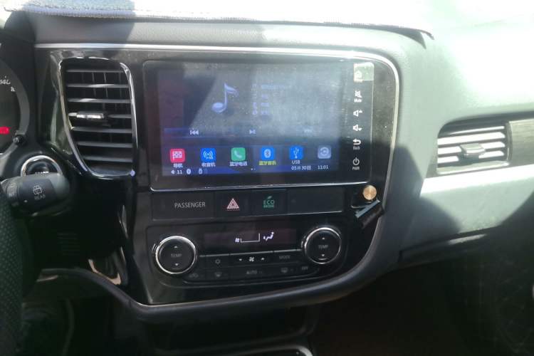 Used Mitsubishi Outlander 2019 2.0L Two-Wheel Drive Comfort Edition 5 Seats China V Standard Audio And AC Panel