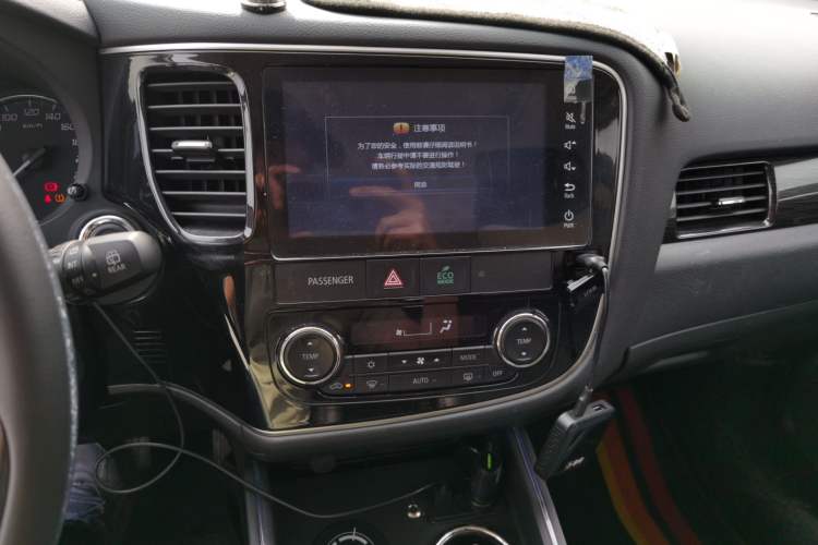 Used Mitsubishi Outlander 2019 2.0L Two-Wheel Drive Comfort Edition 5 Seats China V Standard Audio And AC Panel