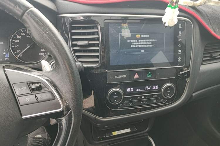 Used Mitsubishi Outlander 2019 2.4L 4x4 Zhi Xiang Edition 5 Seats China VI Standard Audio And AC Panel