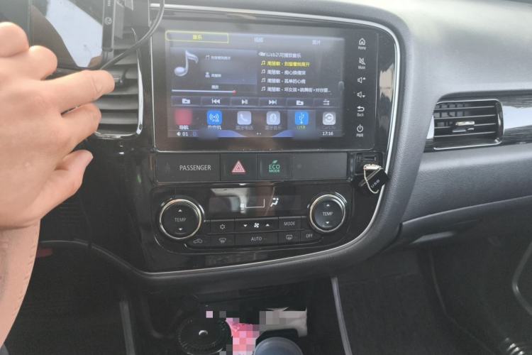 Used Mitsubishi Outlander 2019 2.0L Two-Wheel Drive Comfort Edition 5 Seats China V Standard Audio And AC Panel