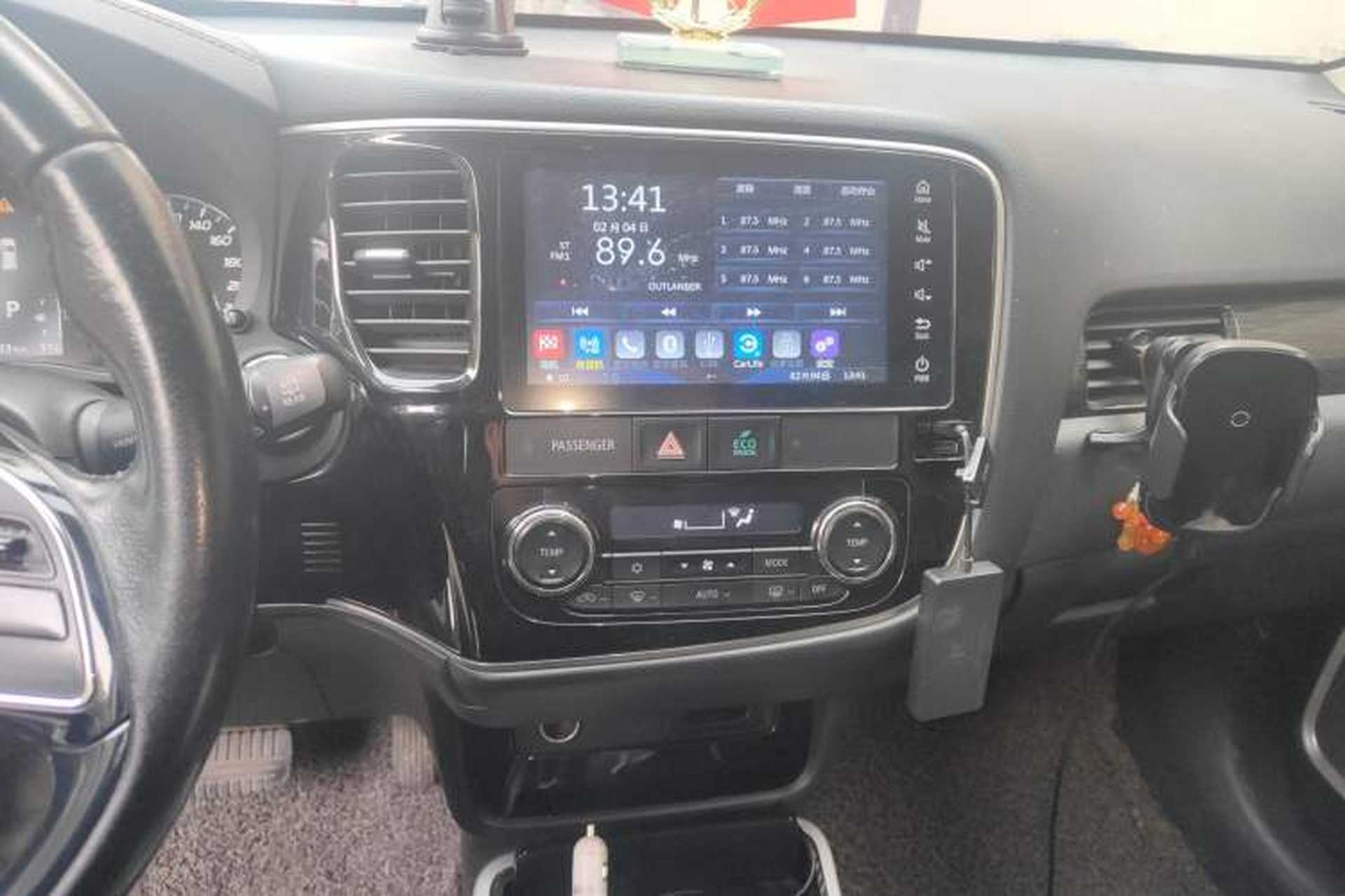 Used Mitsubishi Outlander 2019 2.0L Two-Wheel Drive Comfort Edition 5 Seats China V Standard Audio And AC Panel
