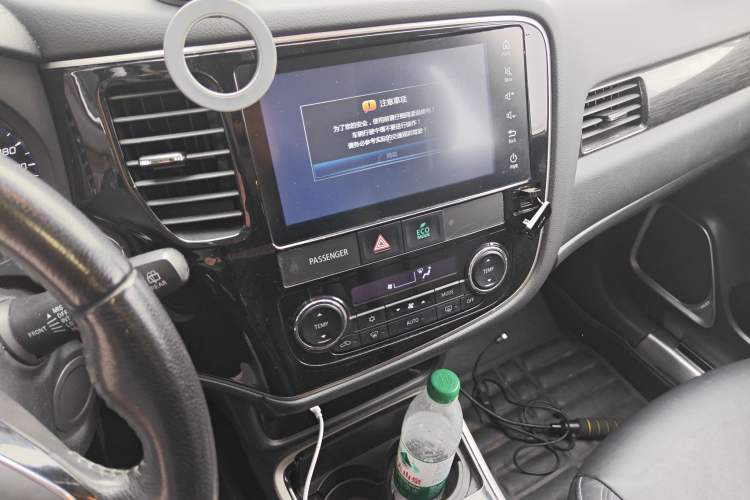 Used Mitsubishi Outlander 2019 2.0L Two-Wheel Drive Comfort Edition 5 Seats China V Standard Audio And AC Panel