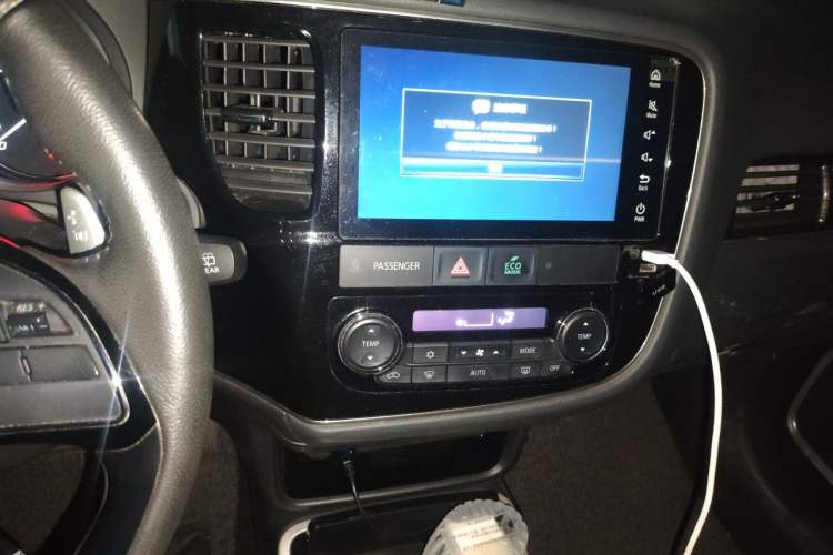 Used Mitsubishi Outlander 2019 2.4L 4x4 Zhi Xiang Edition 5 Seats China VI Standard Audio And AC Panel