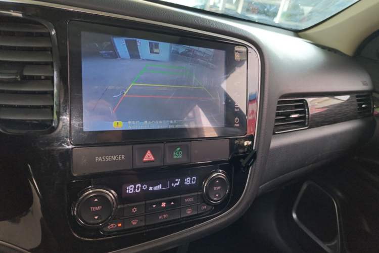 Used Mitsubishi Outlander 2019 2.0L Two-Wheel Drive Comfort Edition 5 Seats China V Standard Audio And AC Panel