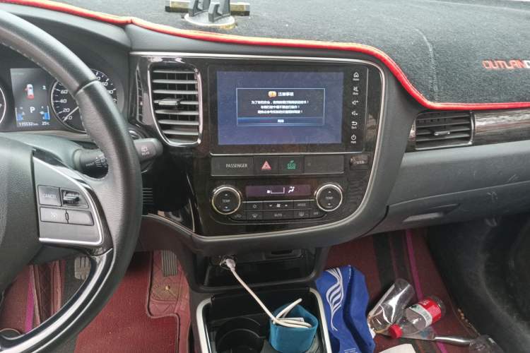 Used Mitsubishi Outlander 2019 2.0L Two-Wheel Drive Comfort Edition 5 Seats China V Standard Audio And AC Panel