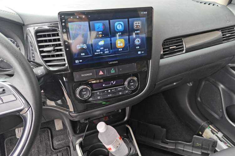 Used Mitsubishi Outlander 2019 2.0L Two-Wheel Drive Comfort Edition 5 Seats China V Standard Audio And AC Panel