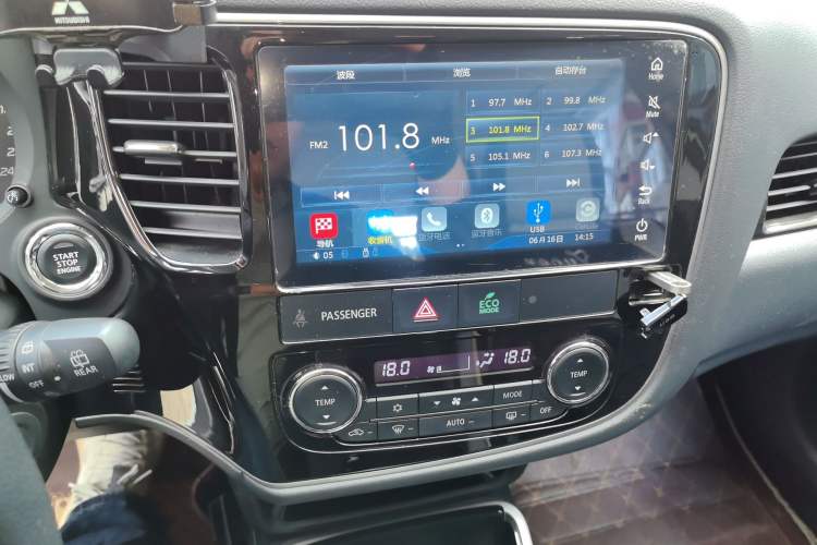 Used Mitsubishi Outlander 2019 2.0L Two-Wheel Drive Comfort Edition 5 Seats China VI Standard Audio And AC Panel