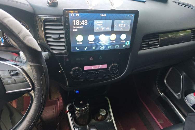 Used Mitsubishi Outlander 2019 2.4L 4x4 Zhi Xiang Edition 7 Seats China VI Standard Audio And AC Panel